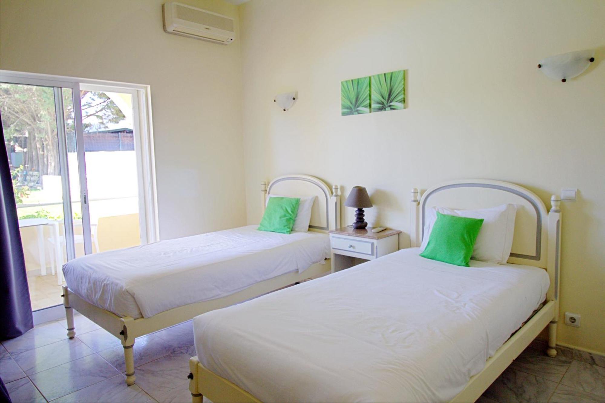 Wot Algarve Hotel อัลมันซิล ภายนอก รูปภาพ